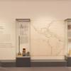 © Stiftung Humboldt Forum im Berliner Schloss, Leihgaben Deutsches Museum und Museum für Naturkunde

Aktiv klimatisierte, freistehende HLS Systemvitrine in der Humboldt Box, Humboldt Forum Berlin